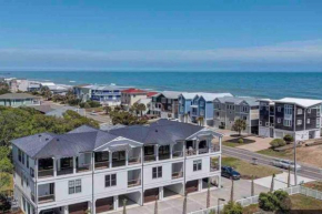 The Coastal Palm-New Luxury Townhome in Kure Beach